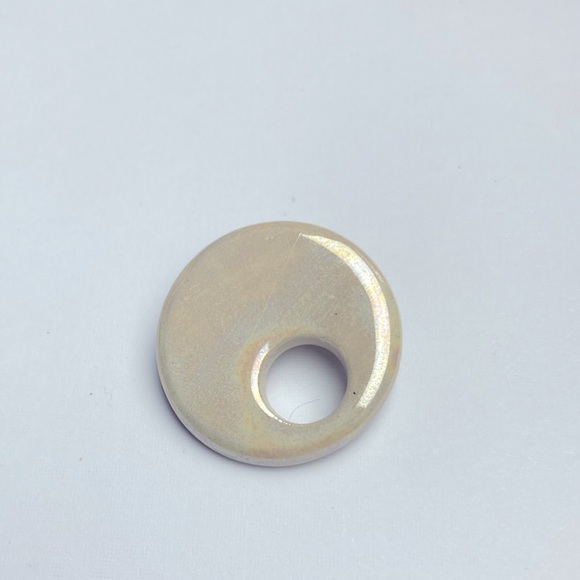 Vintage Ceramic Opalescent brooch - Picture 1 of 4